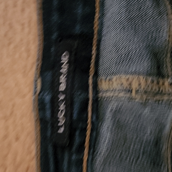 EUC - Lucky Brand Jeans - Picture 2 of 4